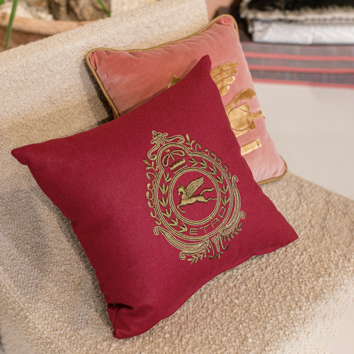 Crest 2 pcs