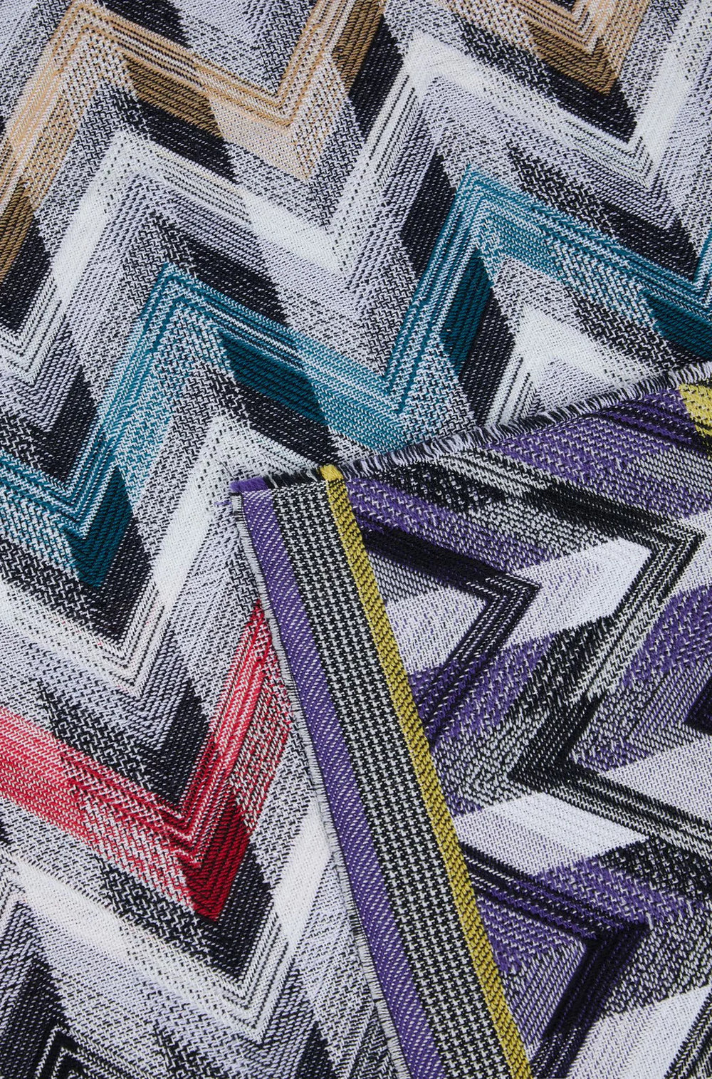 Brianne 140 x 190 Black