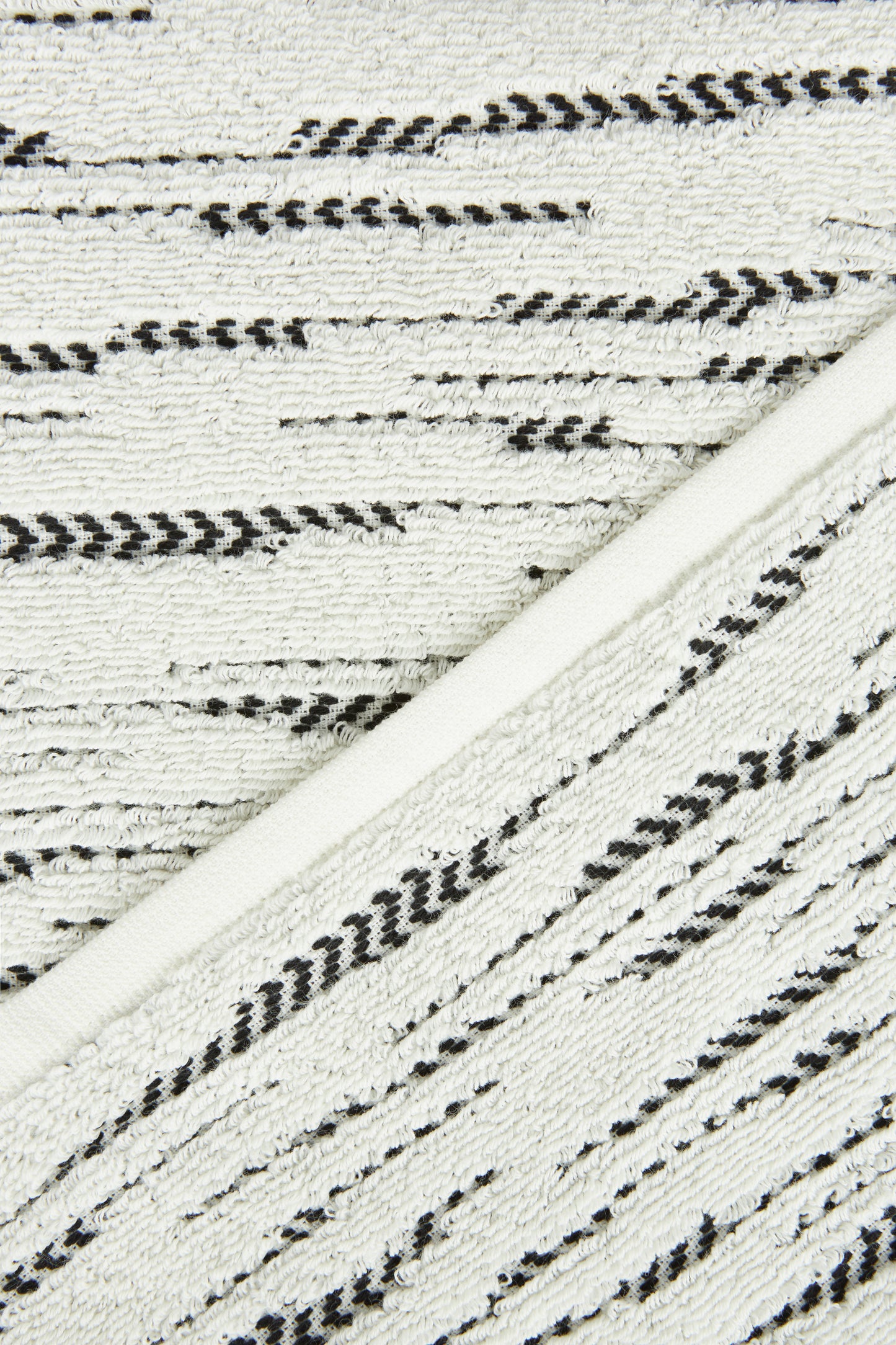 Carlyle White 70x115