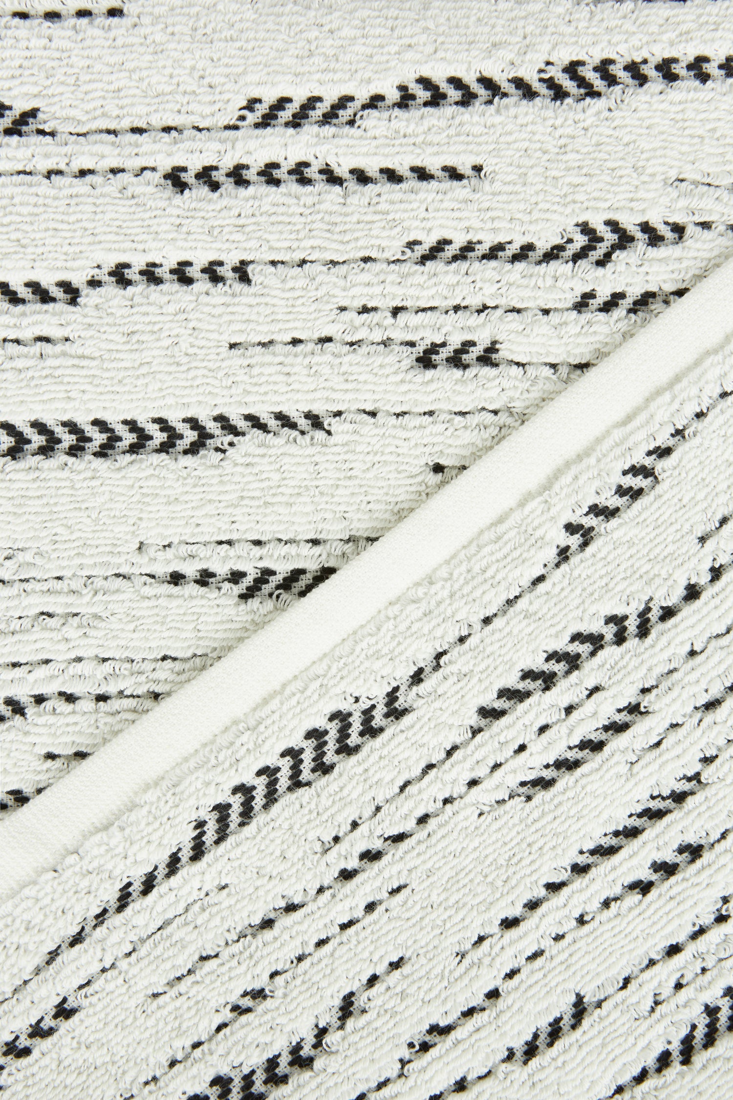 Carlyle White 70x115